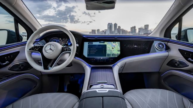 《梅赛德斯-奔驰与微软携手：AI技术融入vehicle》